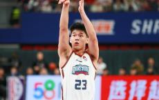 林葳入选选秀网站25届NBA新秀候选 中国后卫获关注